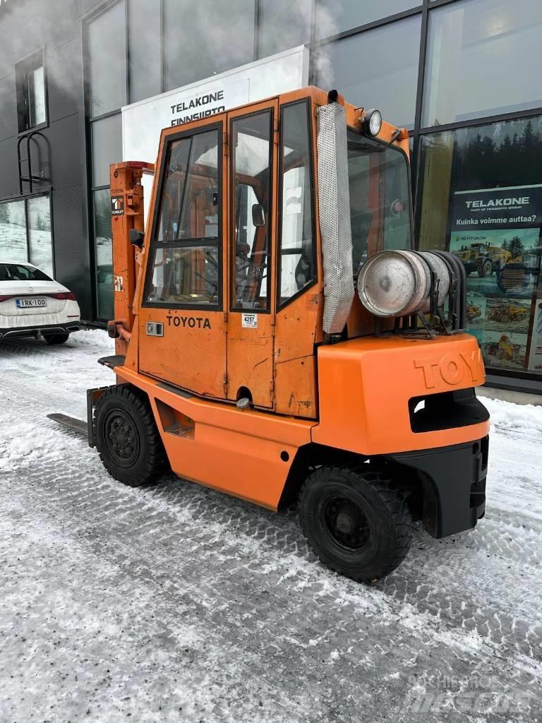 Toyota 02-4FG20 Газовые погрузчики