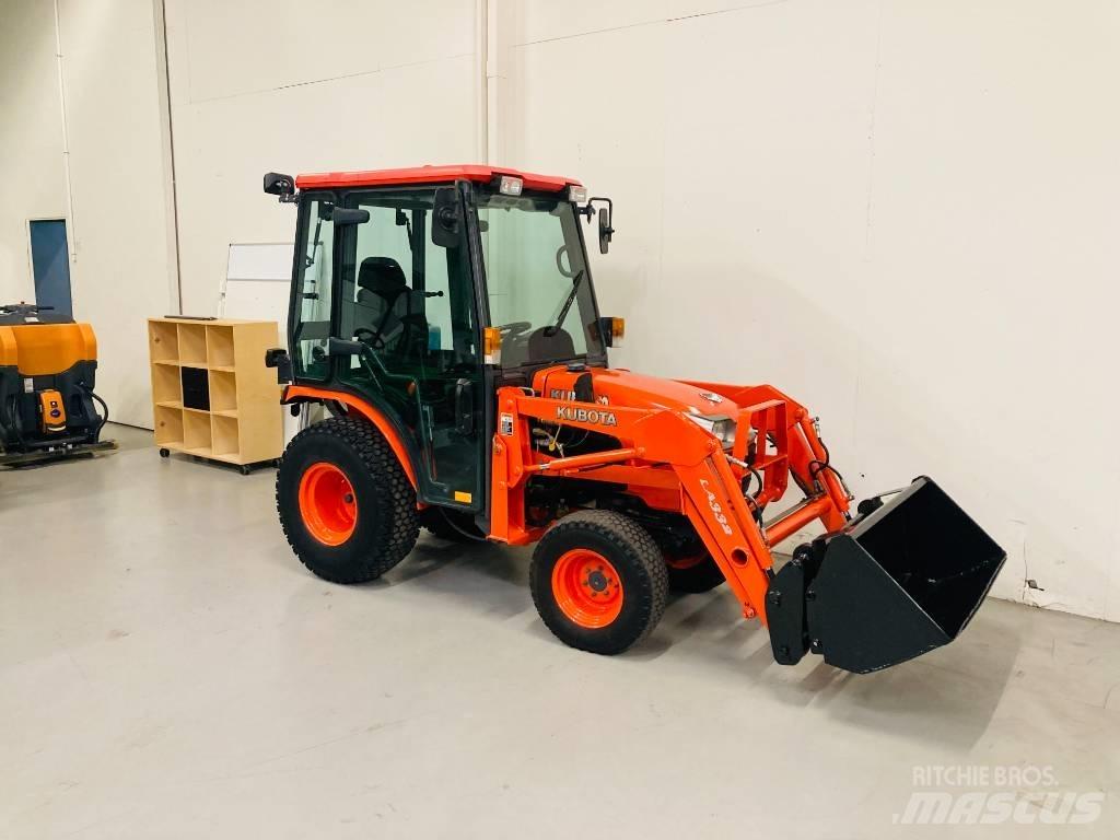 Kubota B2530 Коммунальные тракторы