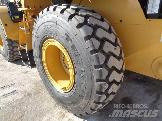 CAT 926M Фронтальные погрузчики