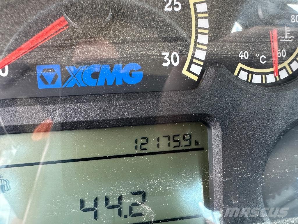 XCMG LW 700 KN Фронтальные погрузчики