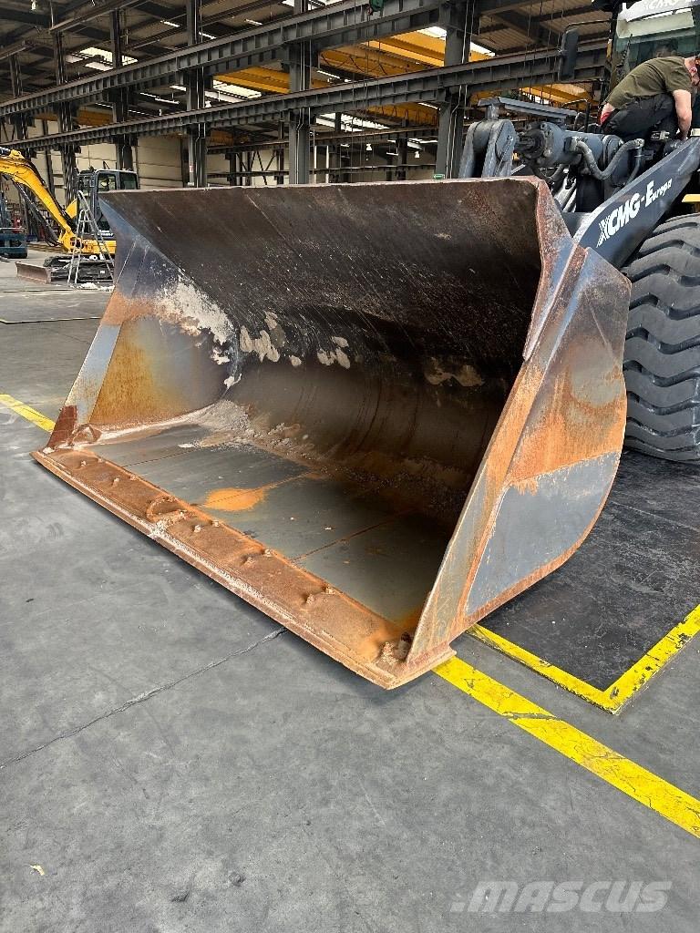 XCMG LW 700 KN Фронтальные погрузчики