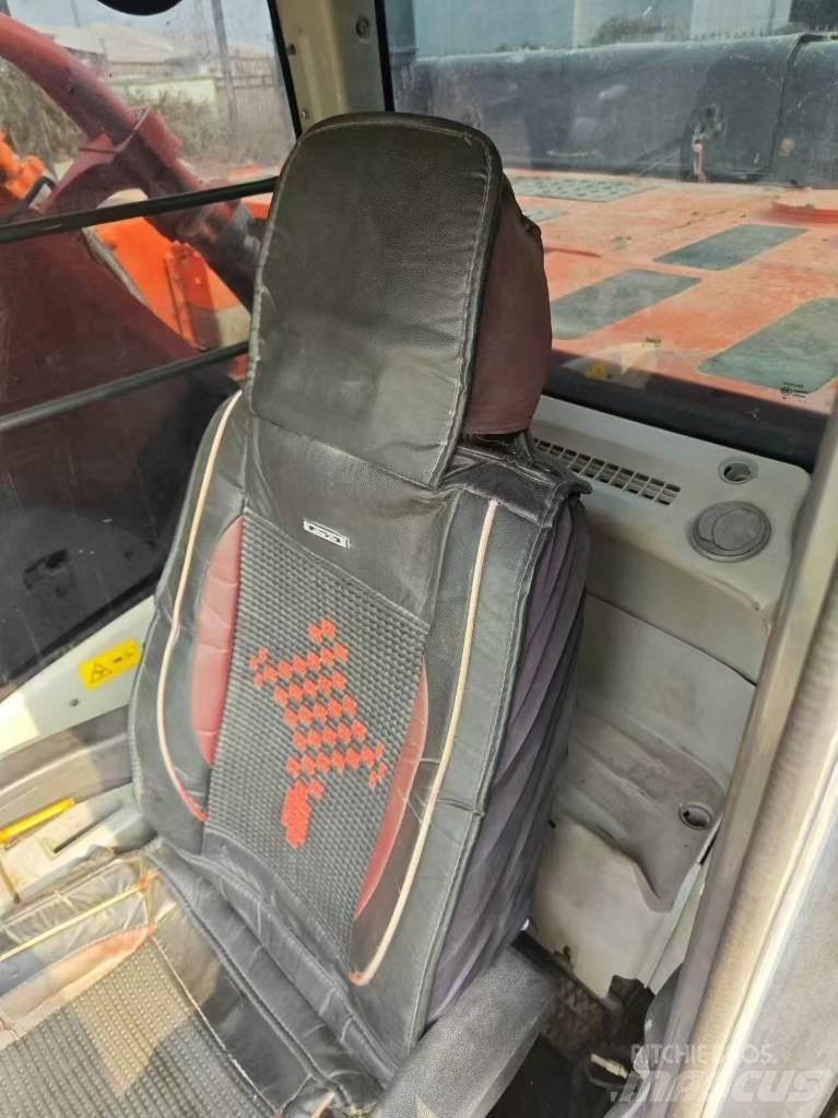 Hitachi 470 Гусеничные экскаваторы