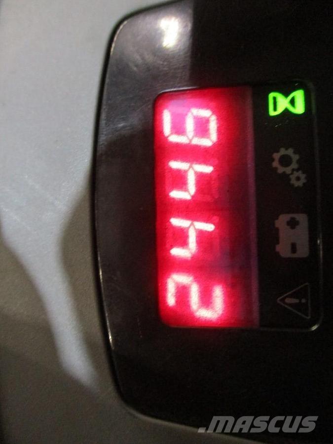 Toyota LPE250 Самоходные электрические тележки