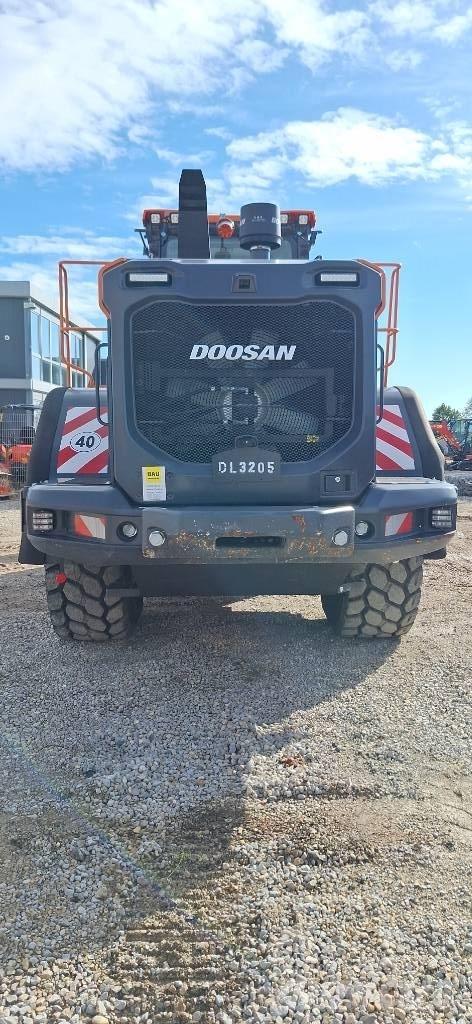 Doosan DL 320-7 Фронтальные погрузчики