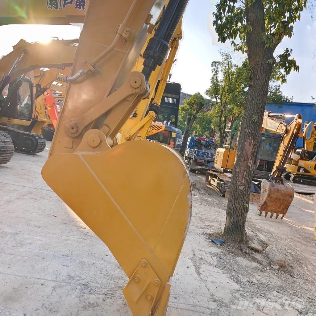 CAT 320 D Гусеничные экскаваторы