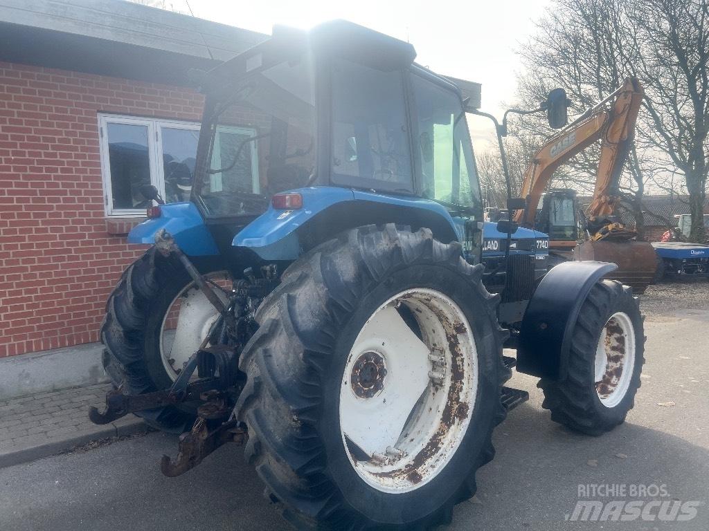 New Holland 7740 Трактора