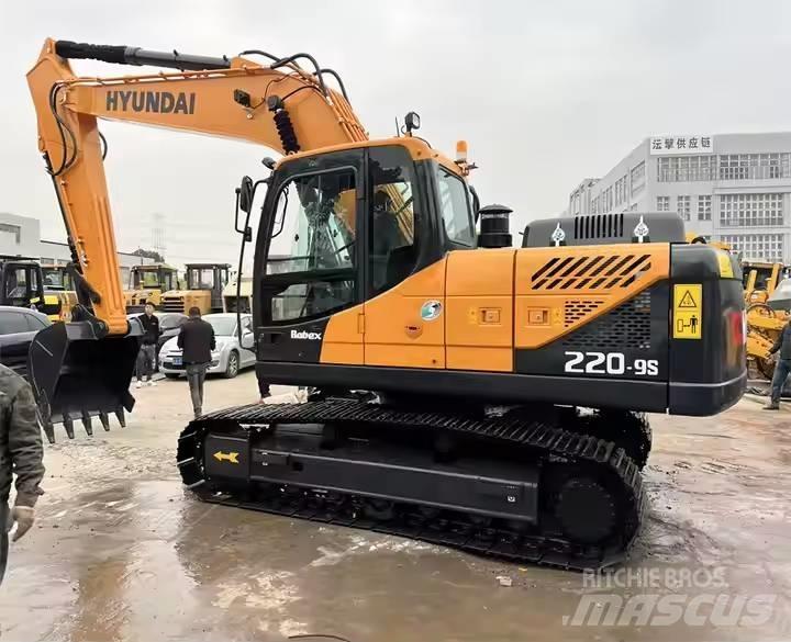 Hyundai R220-9S Гусеничные экскаваторы