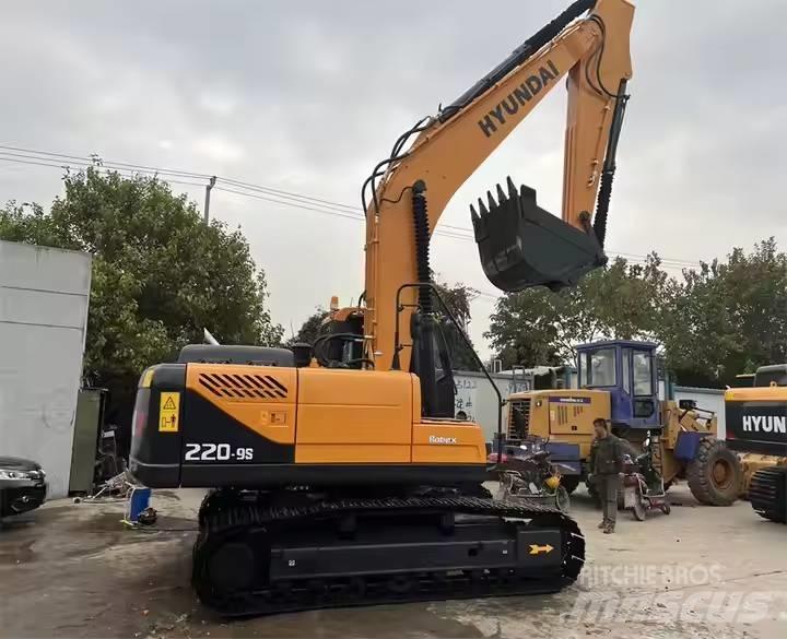 Hyundai R220-9S Гусеничные экскаваторы