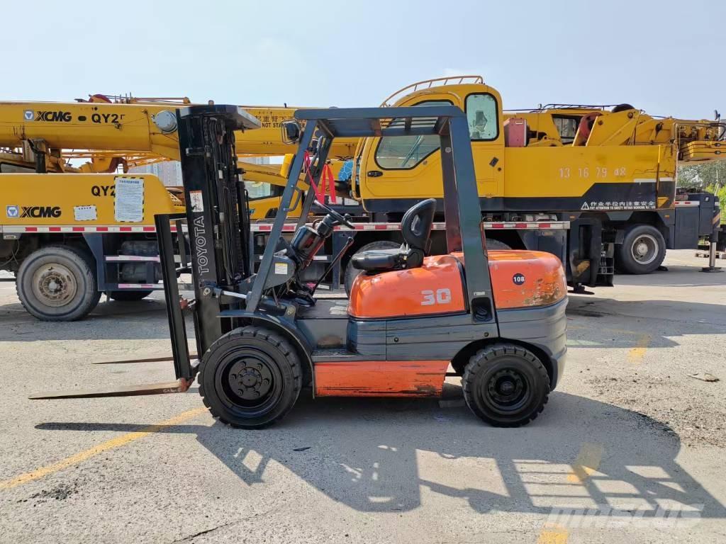 Toyota FD 30 Дизельные погрузчики