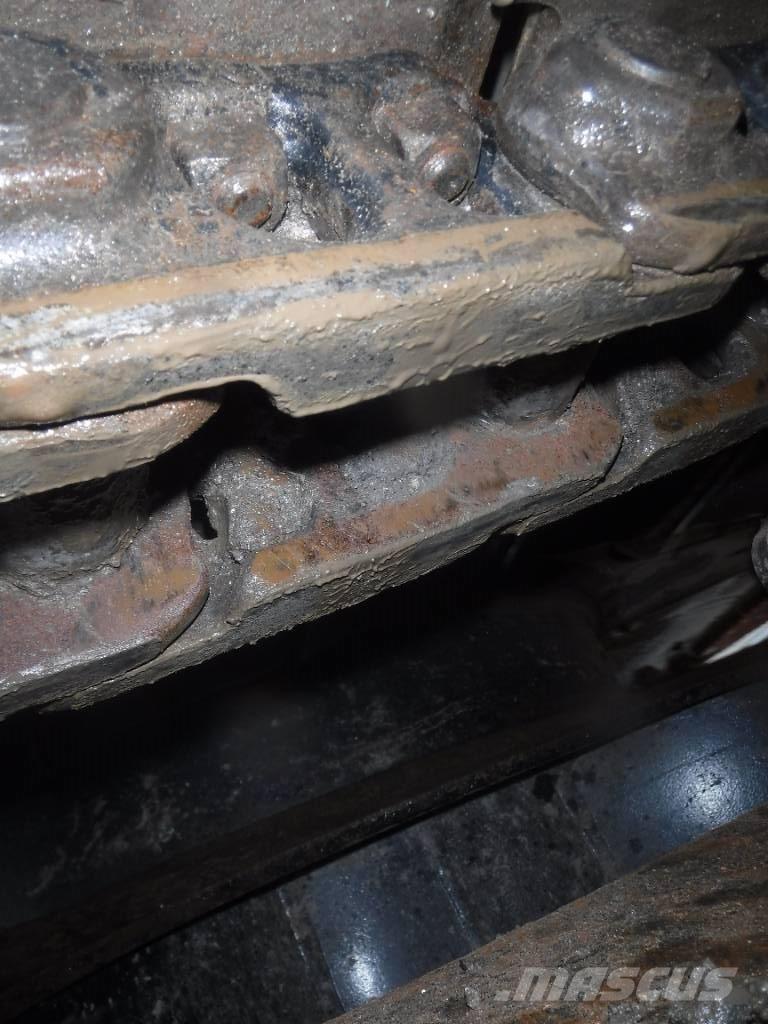 Hitachi ZX 135 US-6 Гусеничные экскаваторы