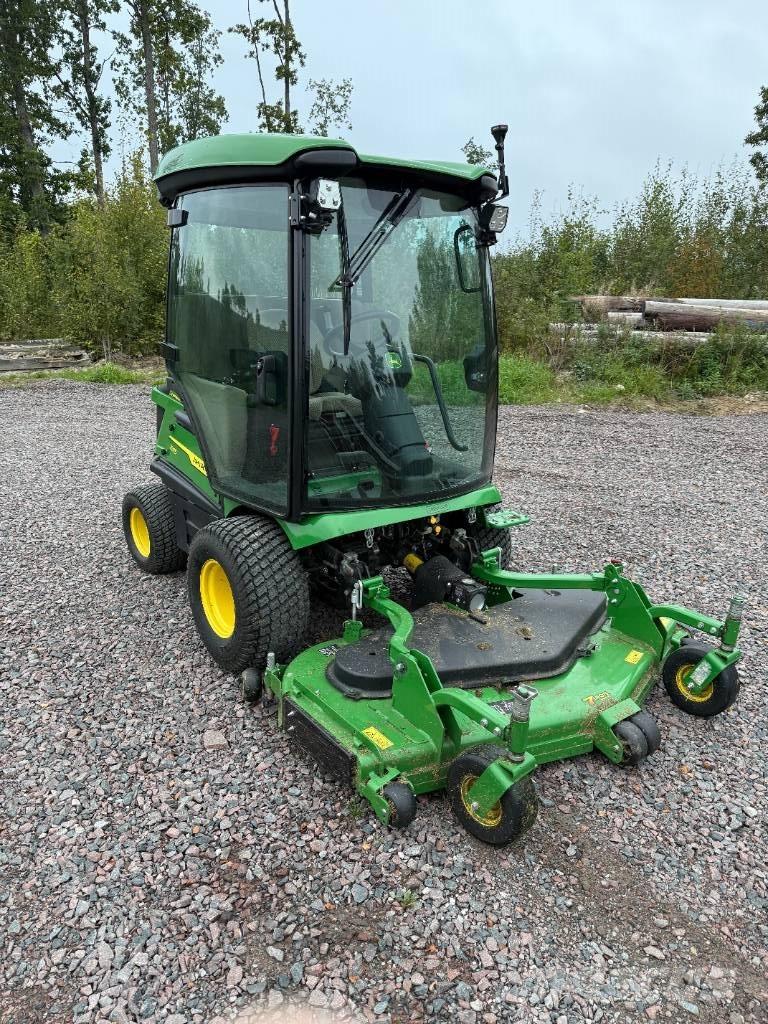 John Deere 1585 Самоходные газонокосилки