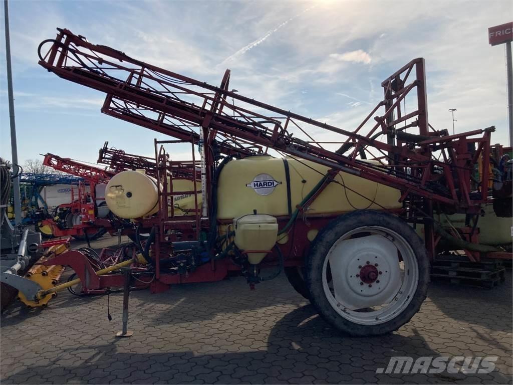 Hardi TZY 2400 Прицепные опрыскиватели