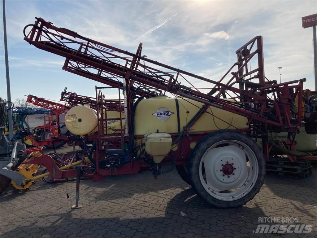 Hardi TZY 2400 Прицепные опрыскиватели