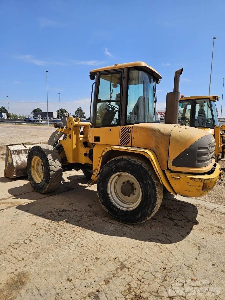 Volvo L 40 Фронтальные погрузчики