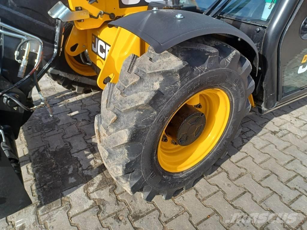 JCB 525-60 Agri Plus Телескопические погрузчики