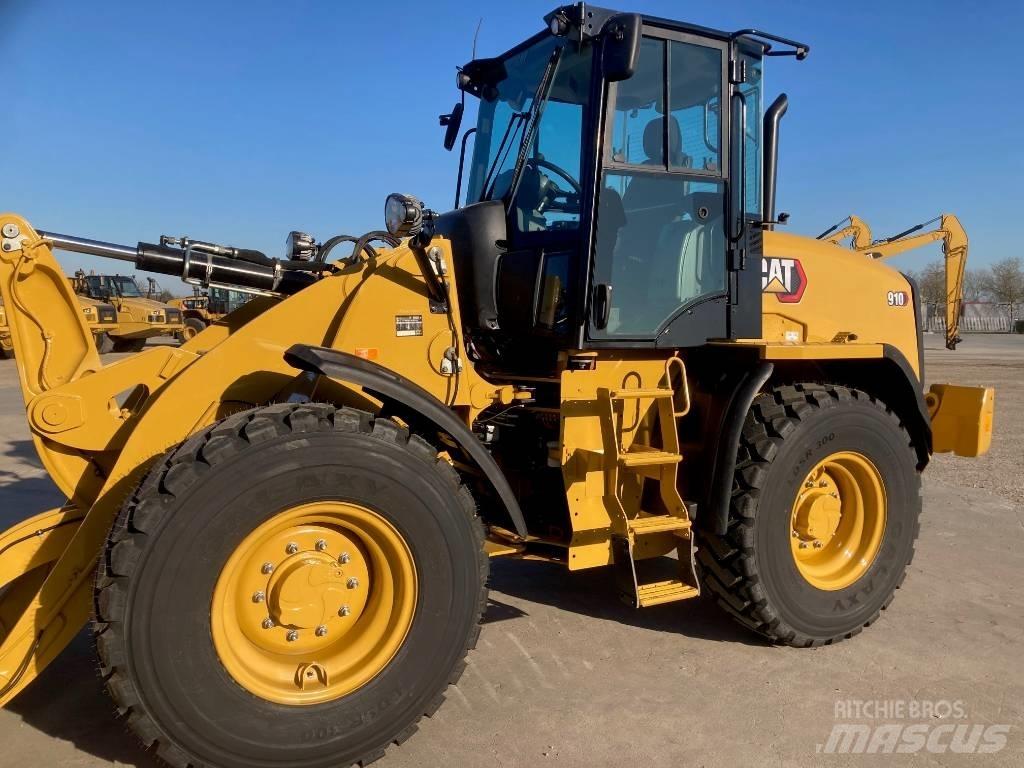CAT 910 Фронтальные погрузчики