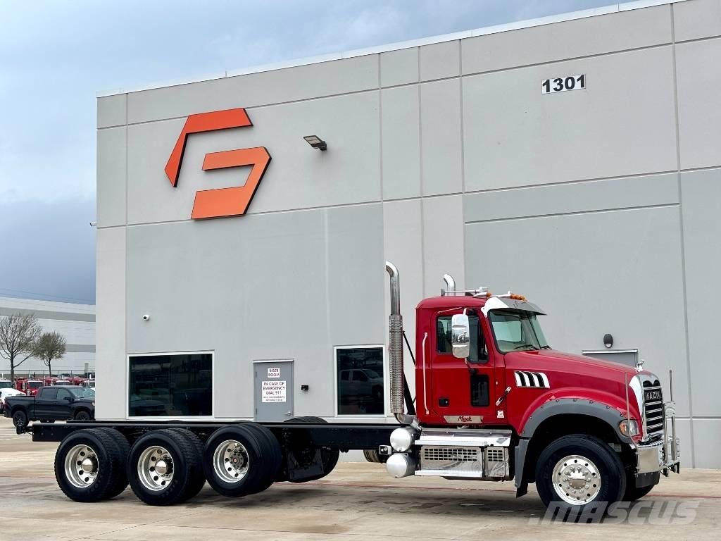 Mack Granite Седельные тягачи