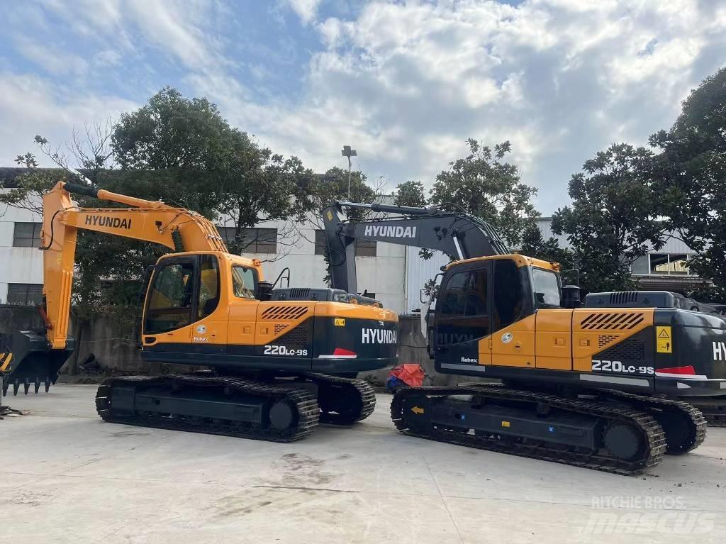 Hyundai R220LC-9S Колёсные экскаваторы