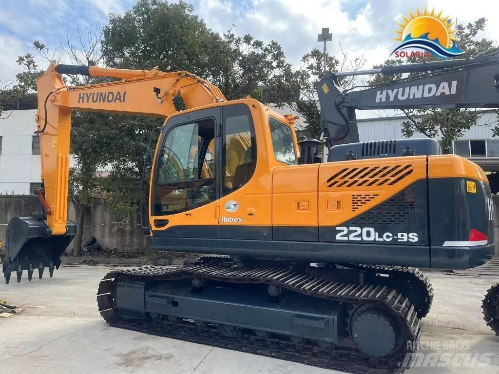 Hyundai R220LC-9S Колёсные экскаваторы