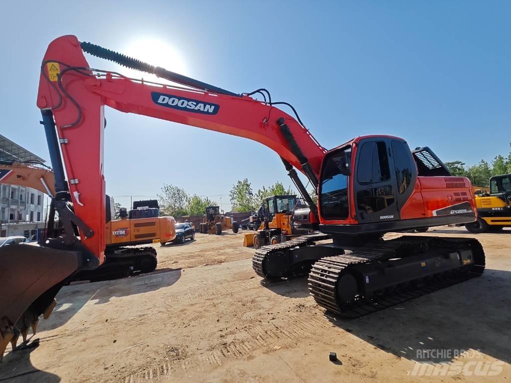 Doosan DX 225 LC Гусеничные экскаваторы