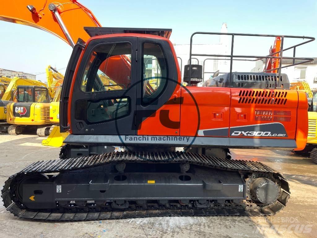 Doosan DX300 Гусеничные экскаваторы