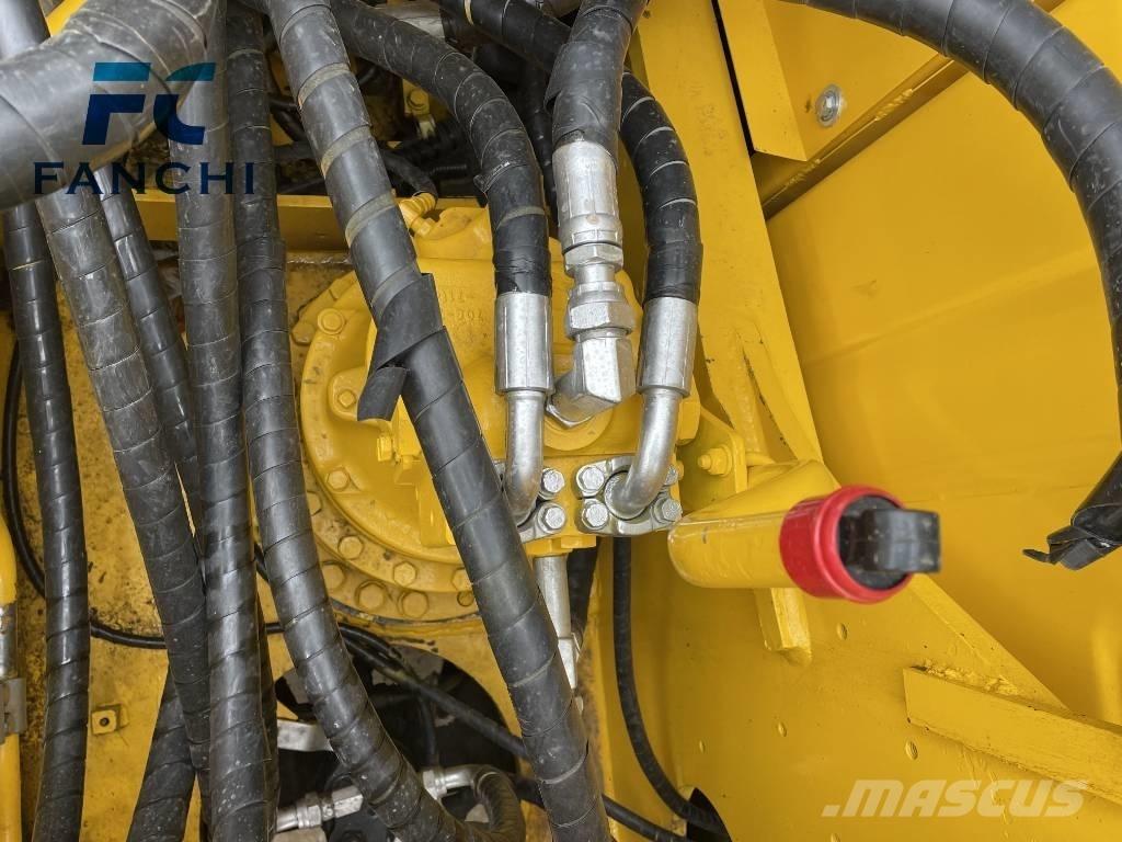 Komatsu PC210 Гусеничные экскаваторы