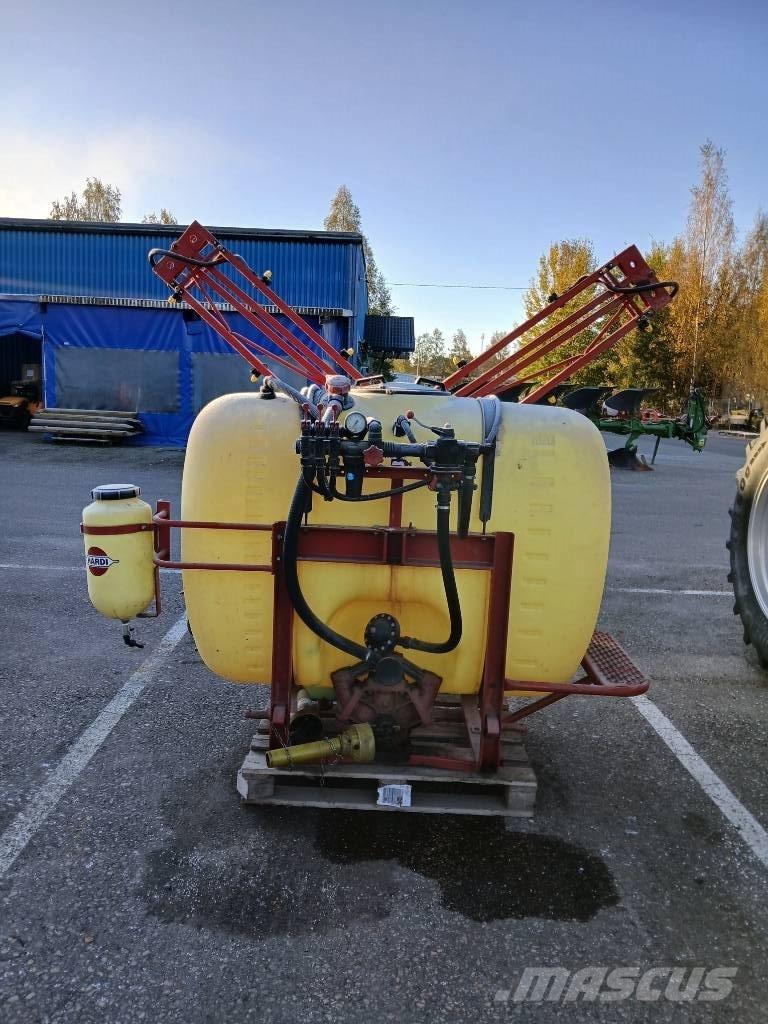 Hardi NK 850 / 12M Навесные опрыскиватели