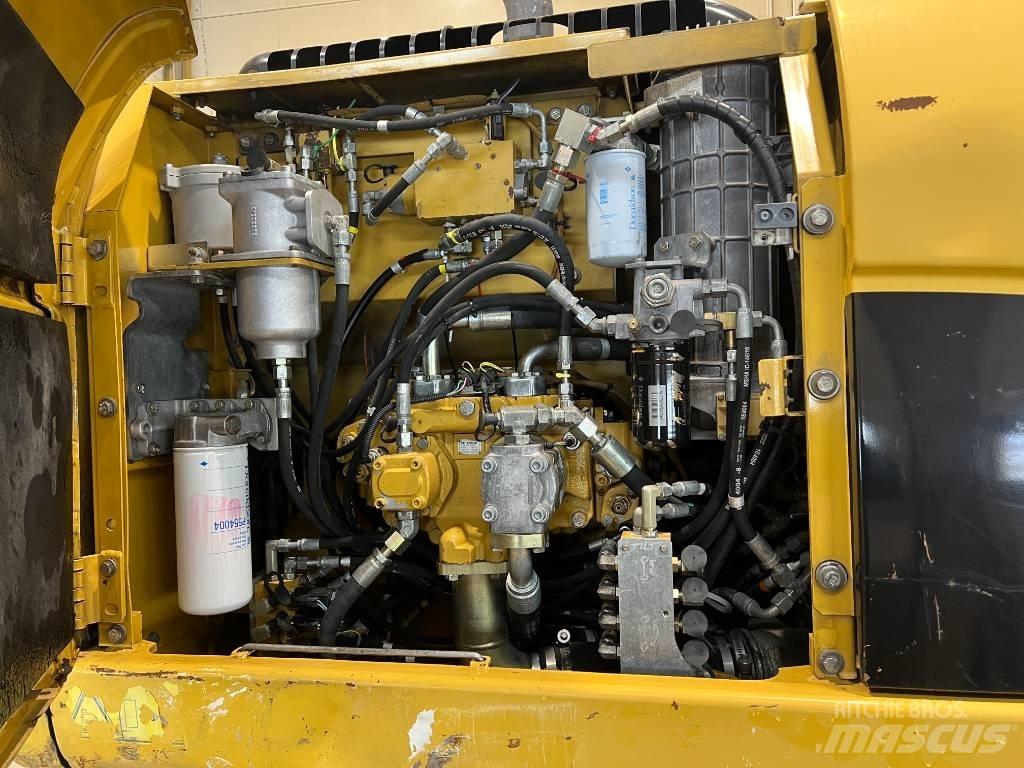 CAT 323 D L Гусеничные экскаваторы