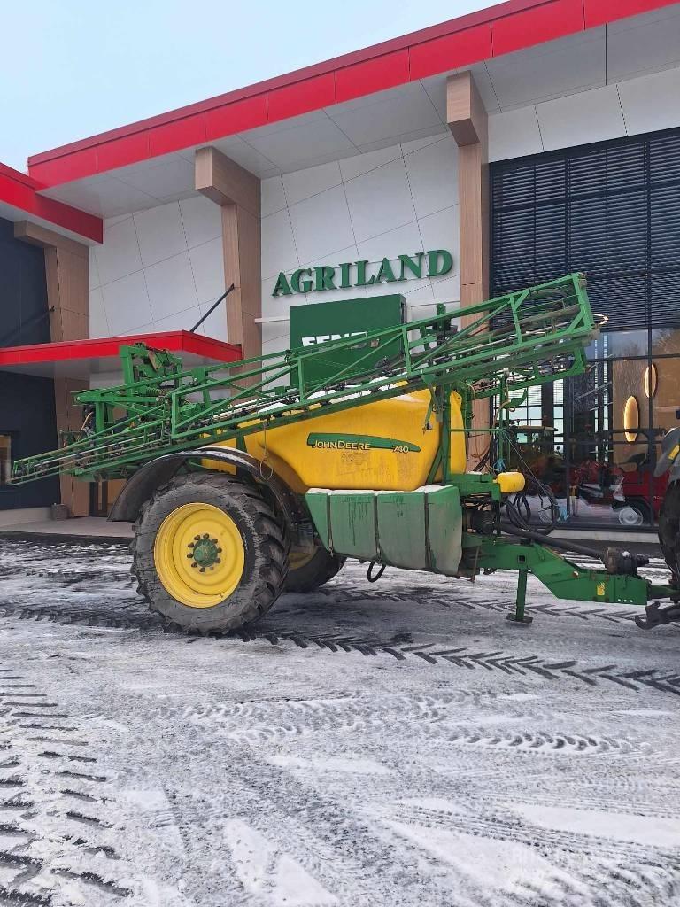 John Deere 740 Прицепные опрыскиватели
