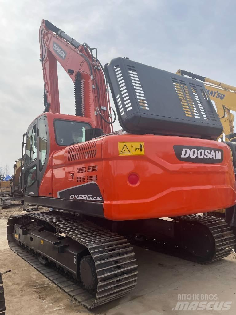 Doosan DX 225LC-9C Гусеничные экскаваторы