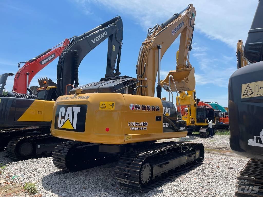 CAT 323D2 Гусеничные экскаваторы