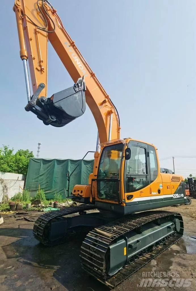 Hyundai R220LC-9 Гусеничные экскаваторы