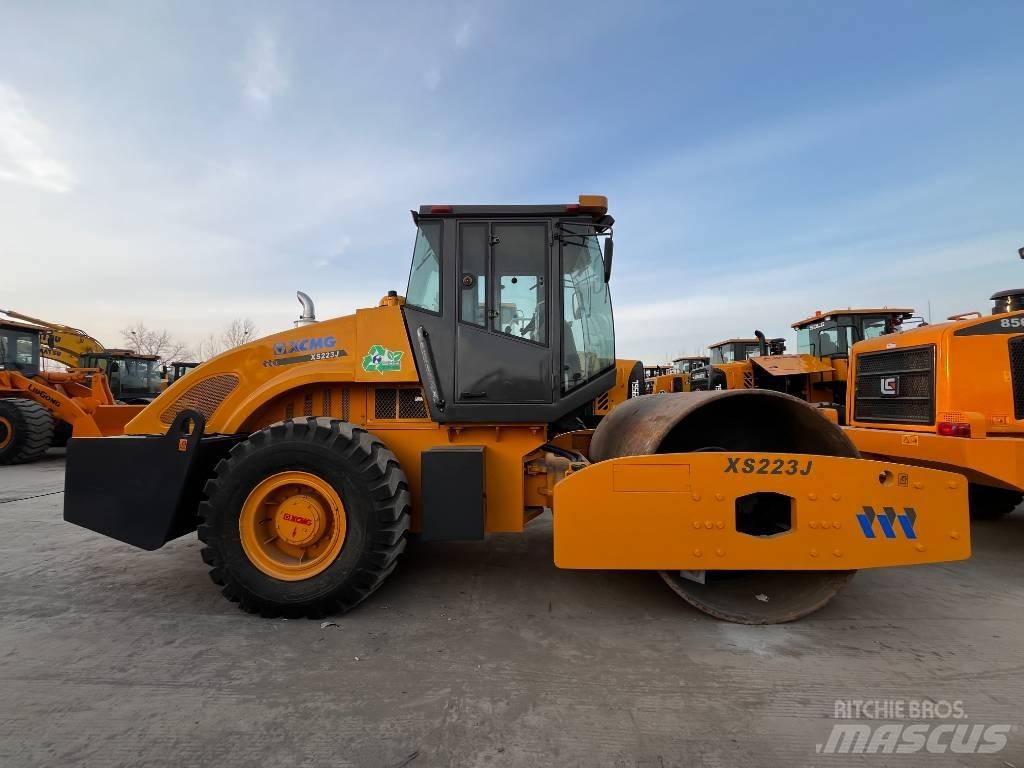 XCMG XS 223 J Грунтовые катки