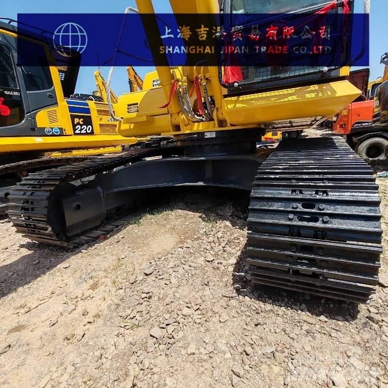 Komatsu PC 220 Гусеничные экскаваторы