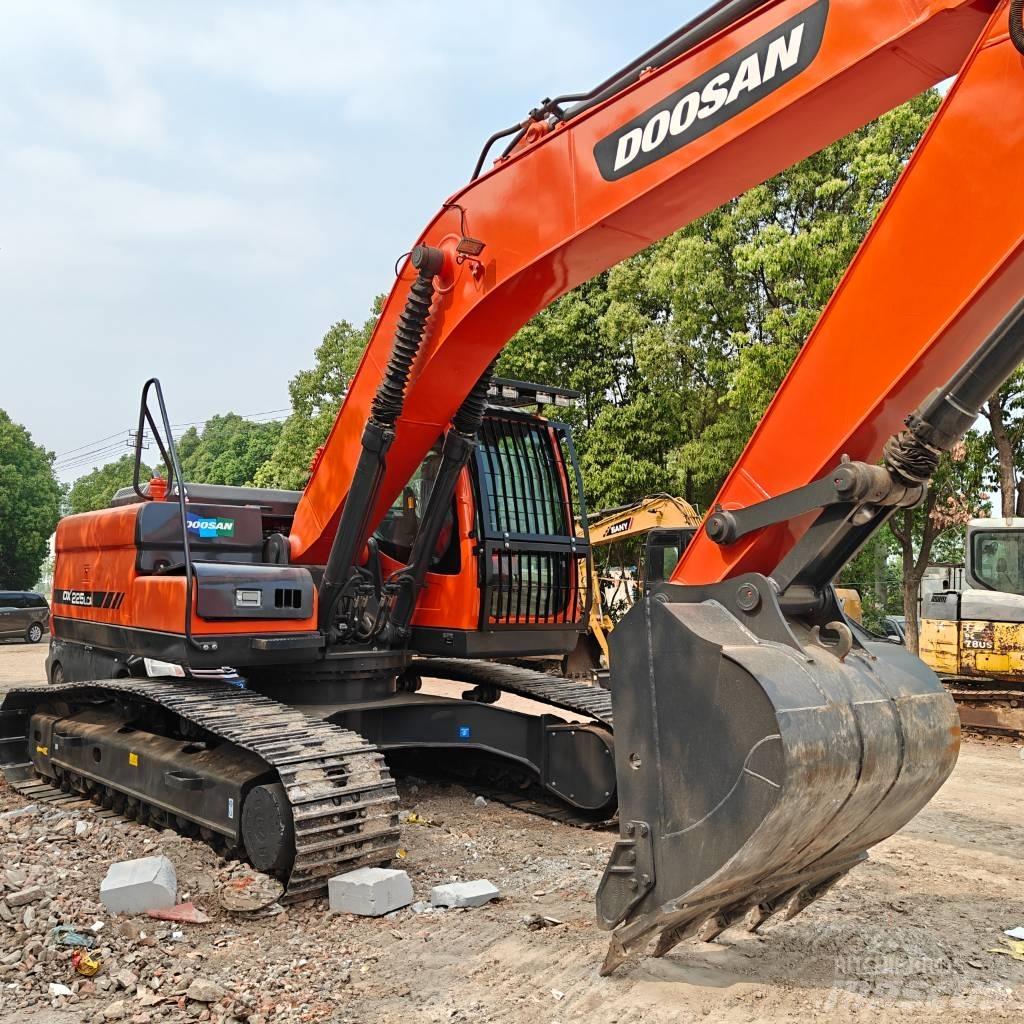 Doosan DX225-9C Гусеничные экскаваторы