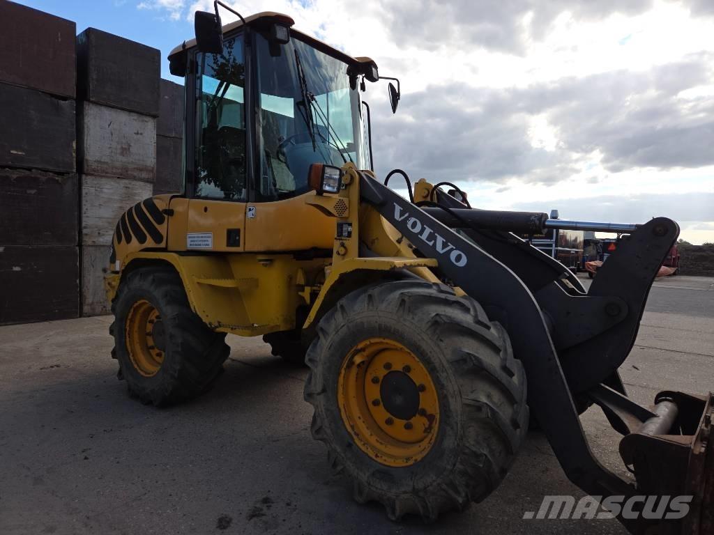 Volvo L 30 D Фронтальные погрузчики