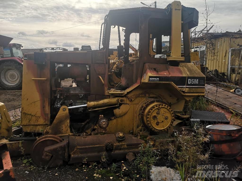 CAT D 5 M XL Гусеничные бульдозеры