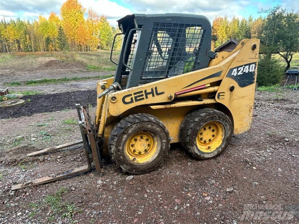 Gehl 4240 Мини-погрузчики
