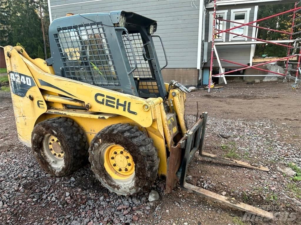 Gehl 4240 Мини-погрузчики