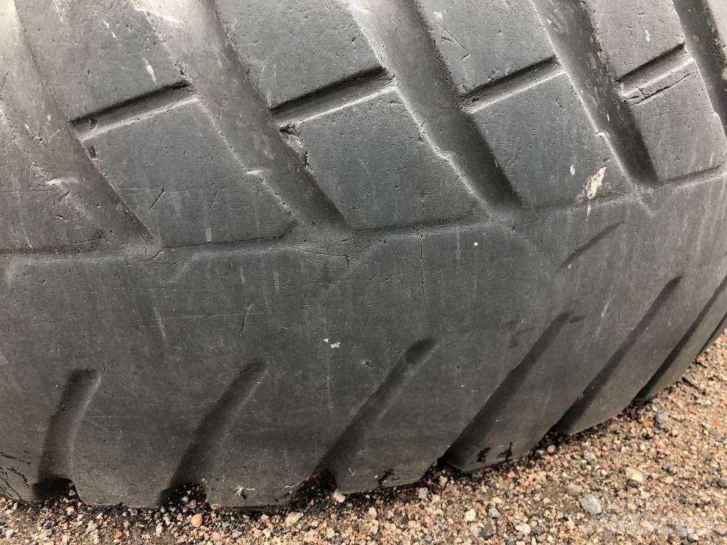 Nokian 400/80R28 Шины и колёса