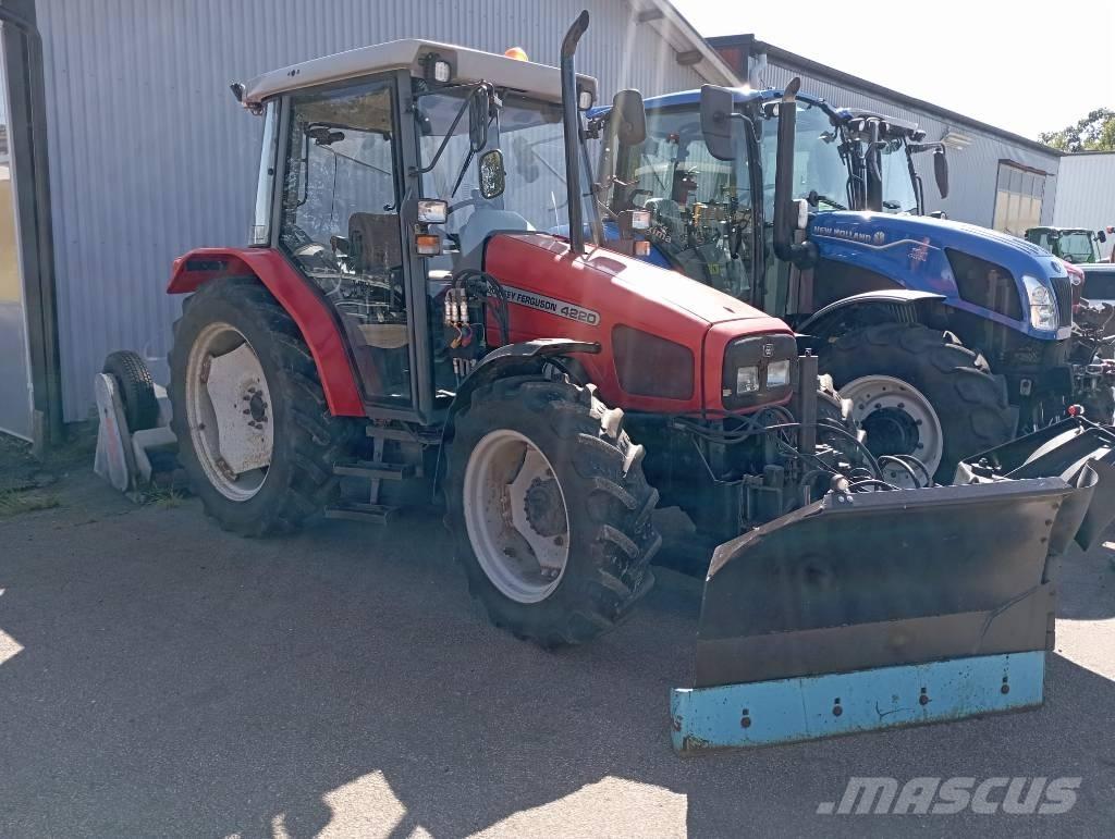 Massey Ferguson 4220 Трактора