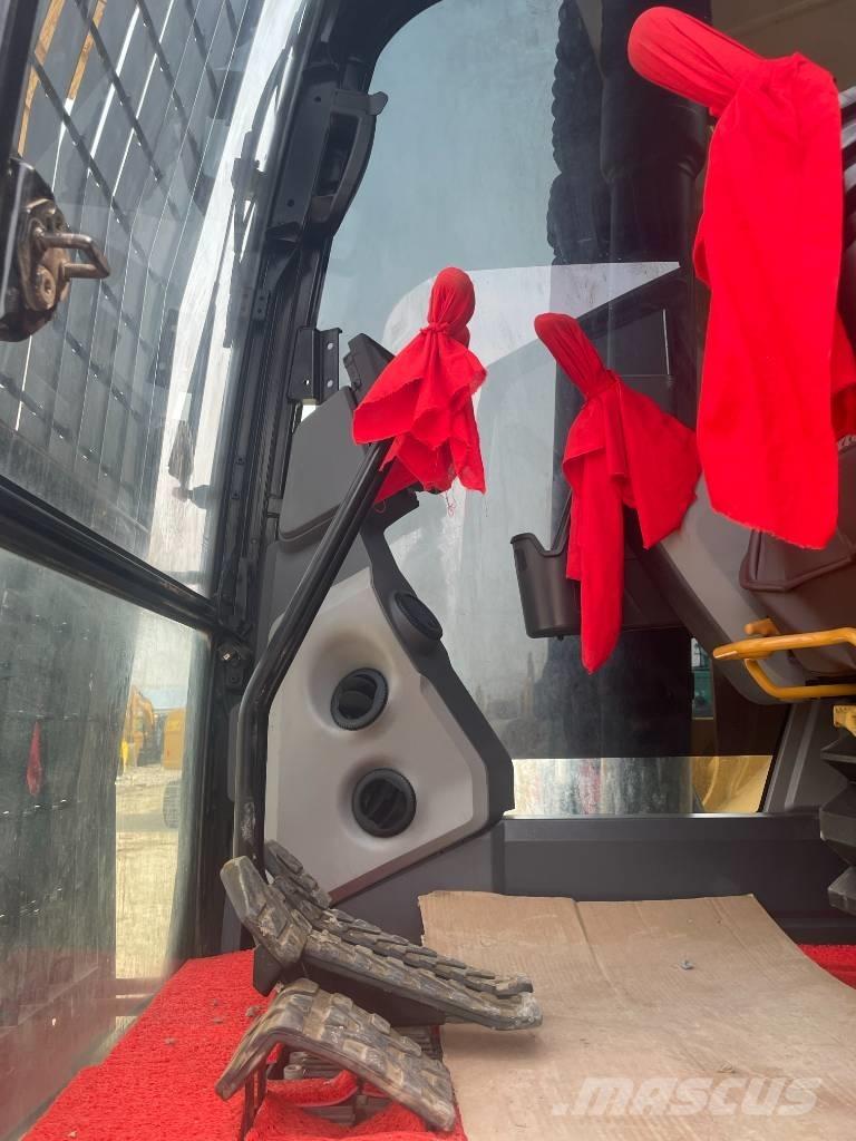 CAT 323GC Гусеничные экскаваторы