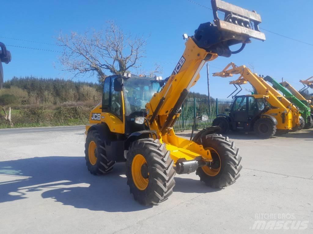 JCB TM 320 S Сельскохозяйственные телескопические погрузчики