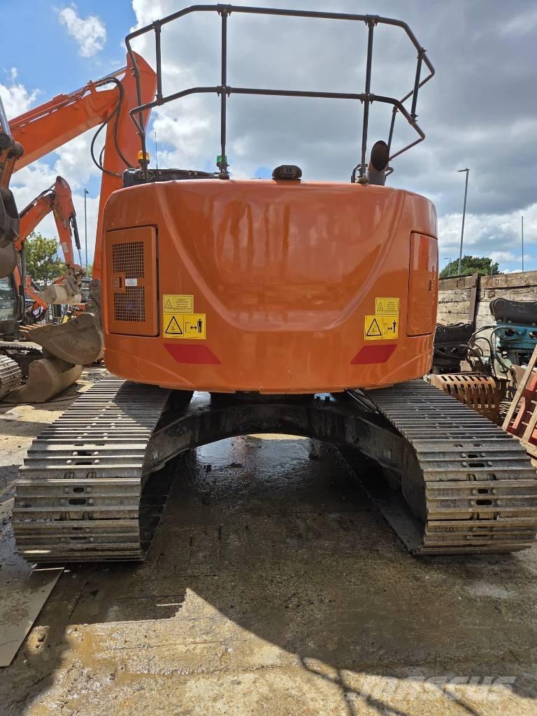 Hitachi ZX225US-6 Гусеничные экскаваторы