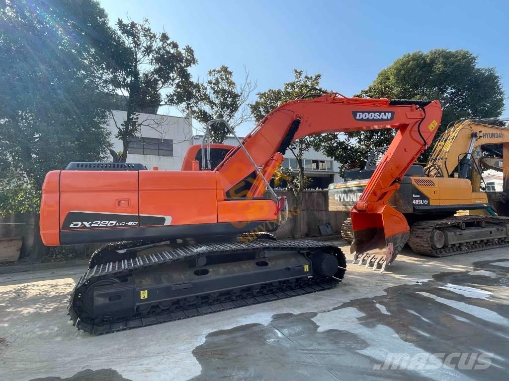 Doosan DX 225 LC Гусеничные экскаваторы