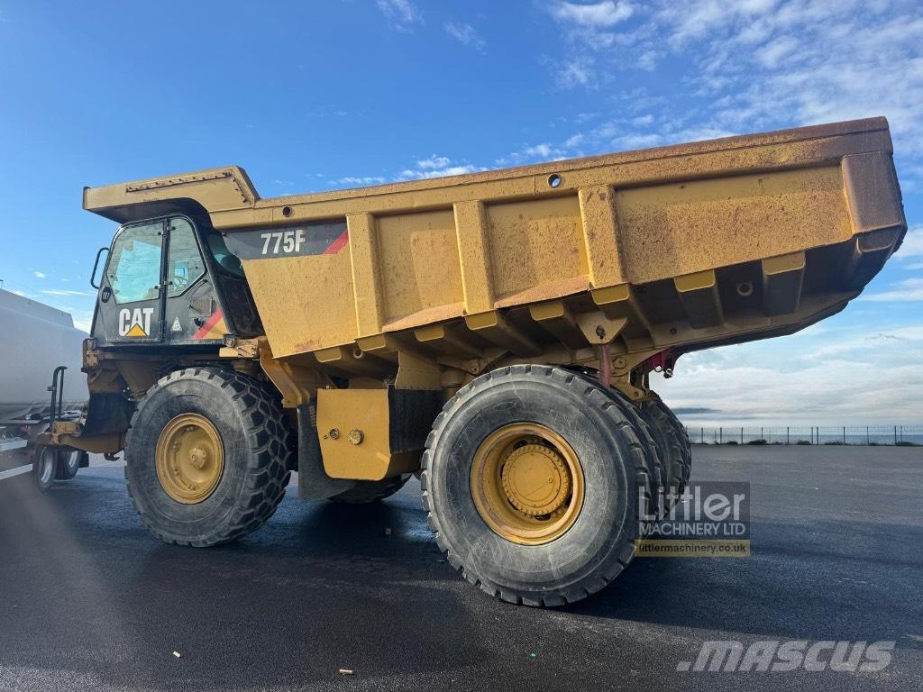 CAT 775 F Карьерные самосвалы