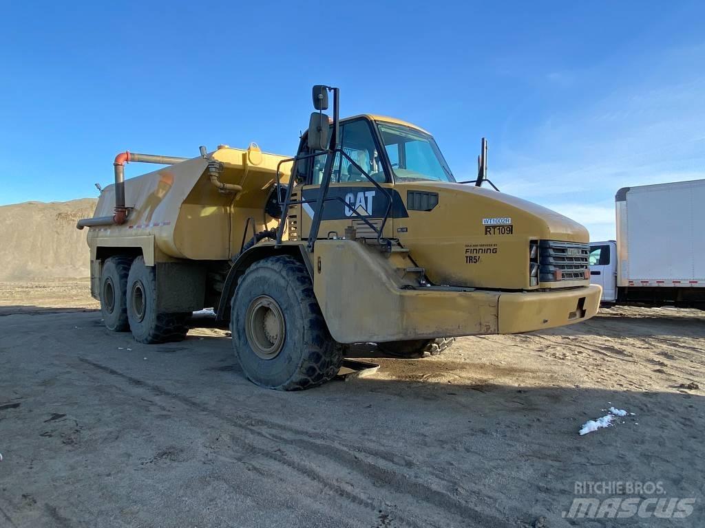 CAT 740 B Шарнирно-сочленённые самосвалы