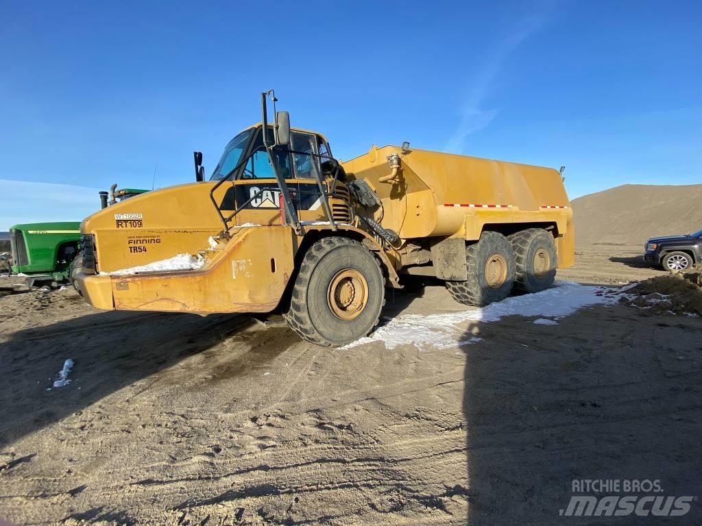 CAT 740 B Шарнирно-сочленённые самосвалы
