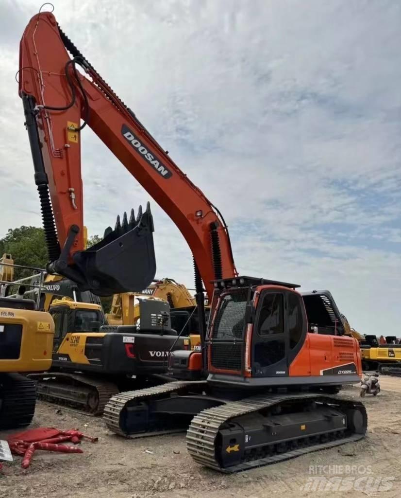 Doosan DX 225 Гусеничные экскаваторы