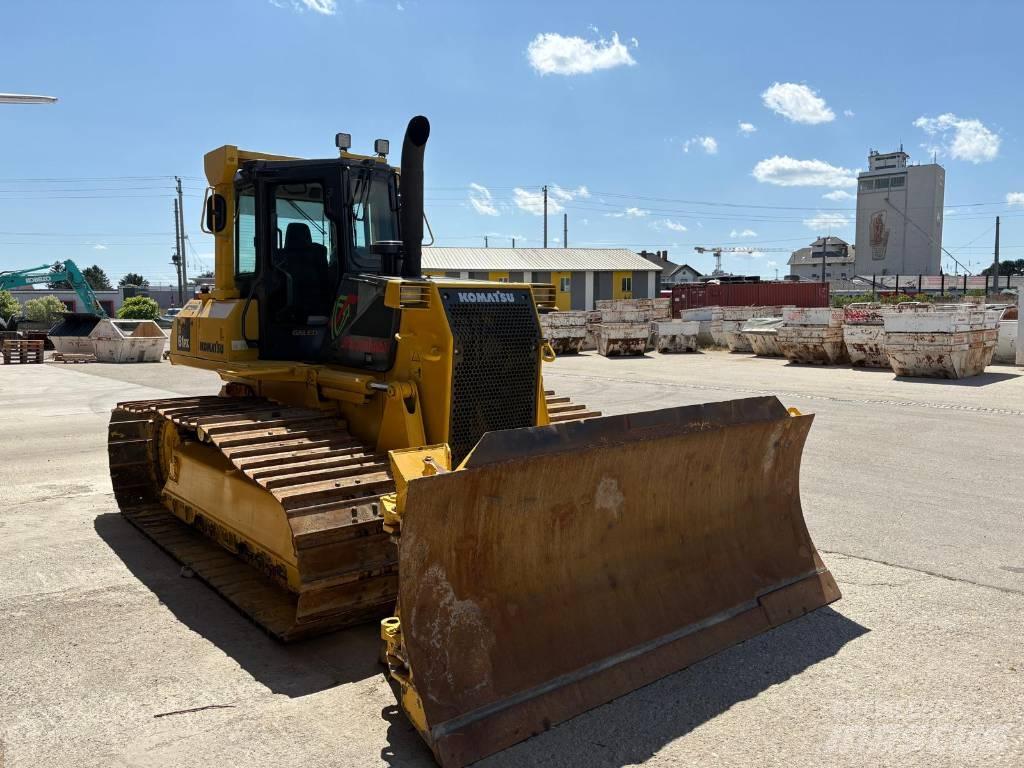 Komatsu 61 PX Гусеничные бульдозеры